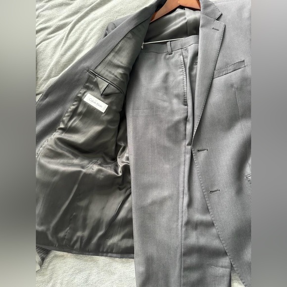 Calvin Klein suit 42R - Picture 3 of 4